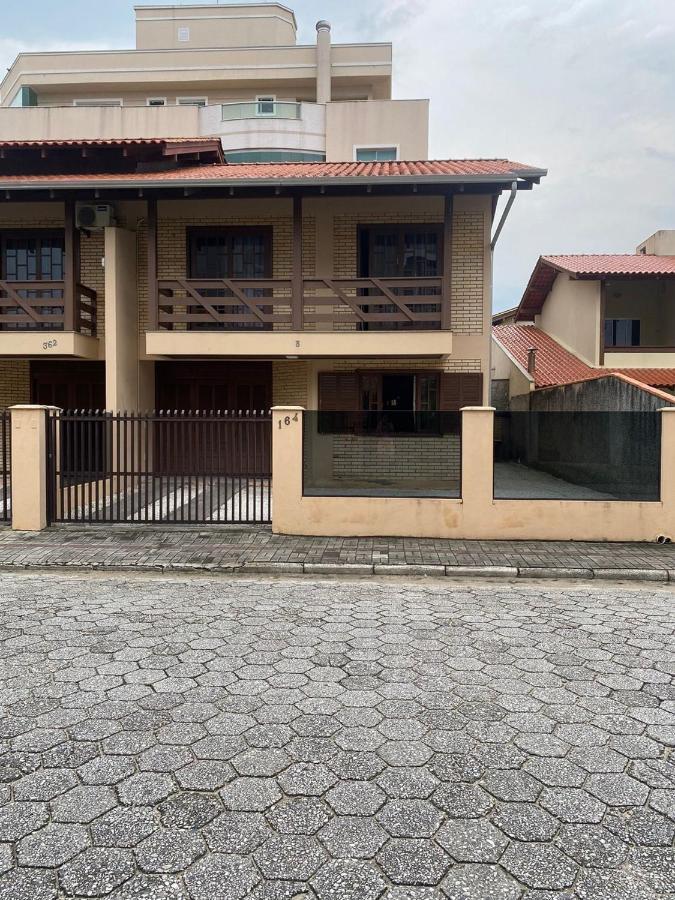 Casa Em Bombinhas Almeida E Moraes Perto Da Praia Eksteriør billede