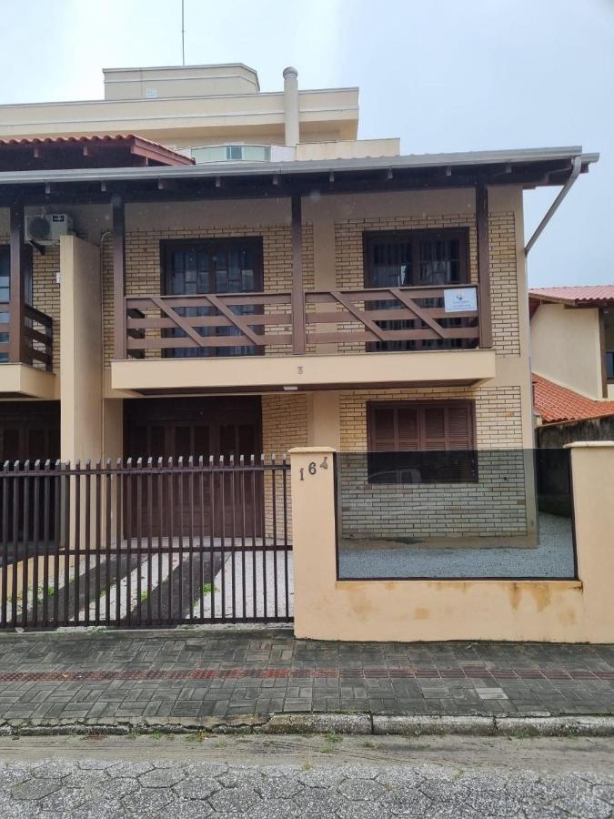 Casa Em Bombinhas Almeida E Moraes Perto Da Praia Eksteriør billede