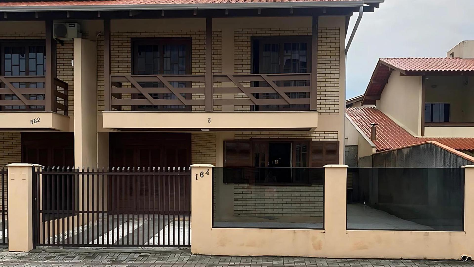Casa Em Bombinhas Almeida E Moraes Perto Da Praia Eksteriør billede